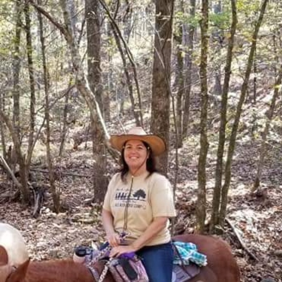 Meet your Posher, Cindy - Picture 1 of 1